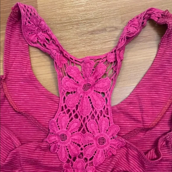 🚨 3 for $15 🚨 Women's Pink Sleeveless Top - Picture 2 of 5